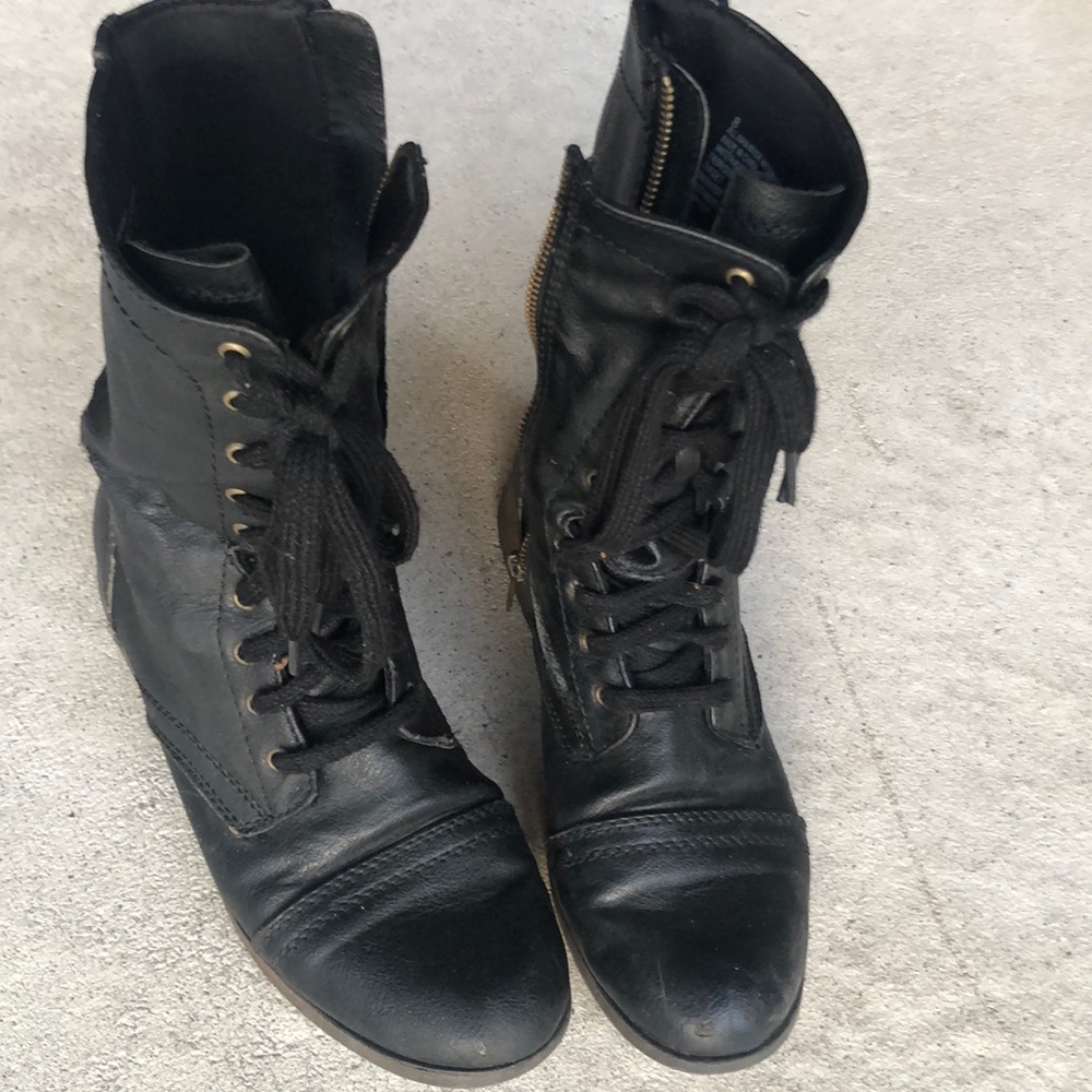 Combat boots
